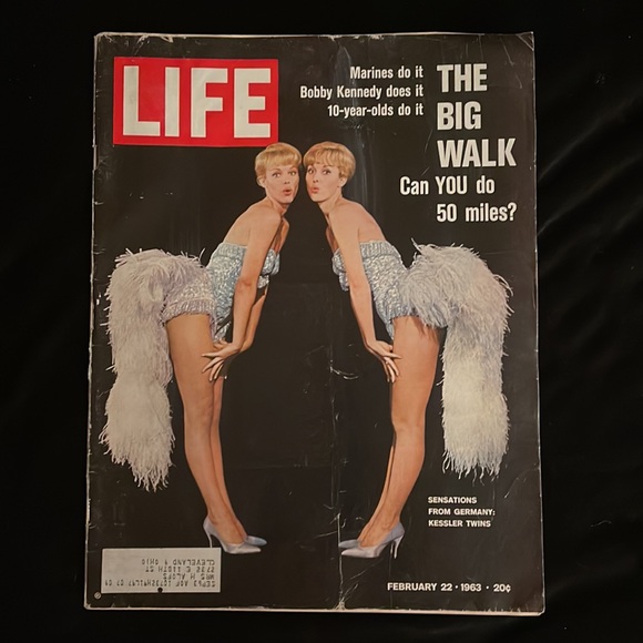 3 Vintage Life Magazines. - Picture 2 of 5